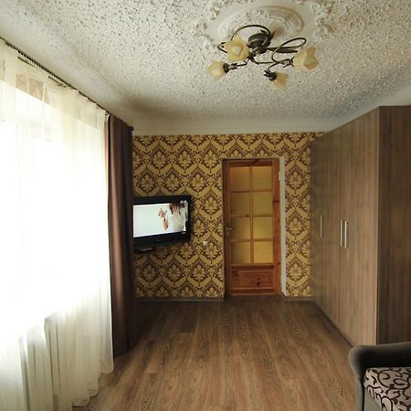 Сімейні Затишні Апартаменти В Самому Центрі Рівного Rivne Esterno foto